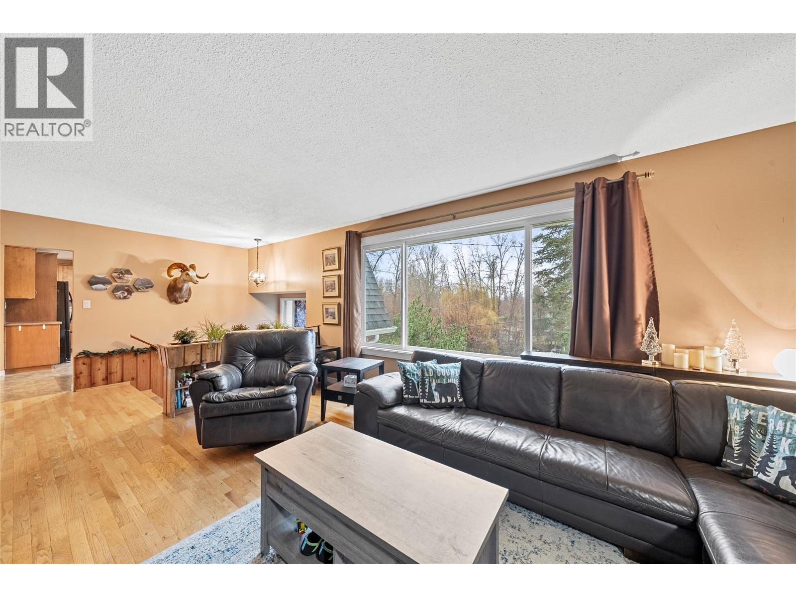 2150 1 Avenue NE, Salmon Arm