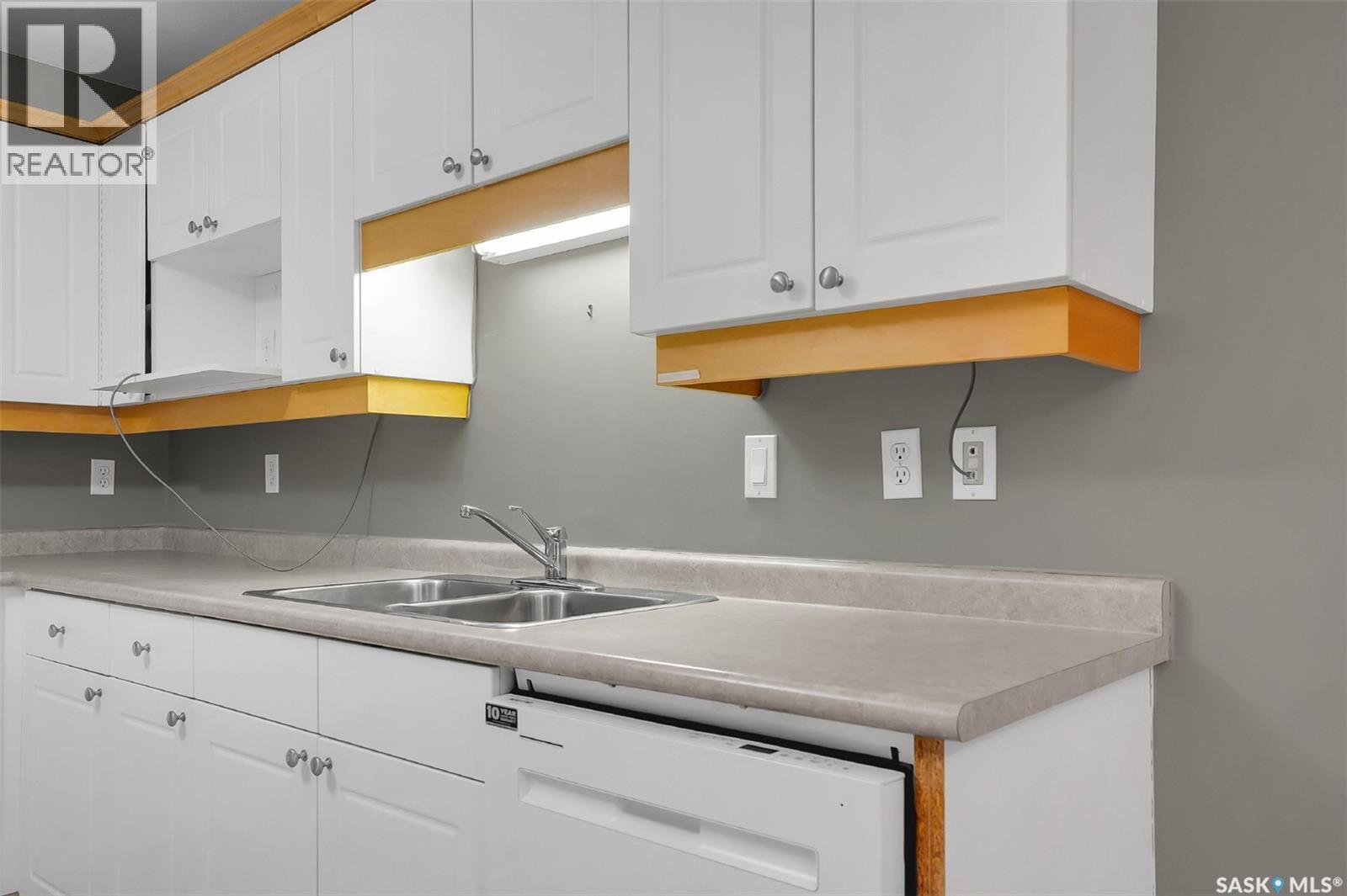 Single Family House 2 Level for Sale in   HERITAGE GREEN Saskatoon 