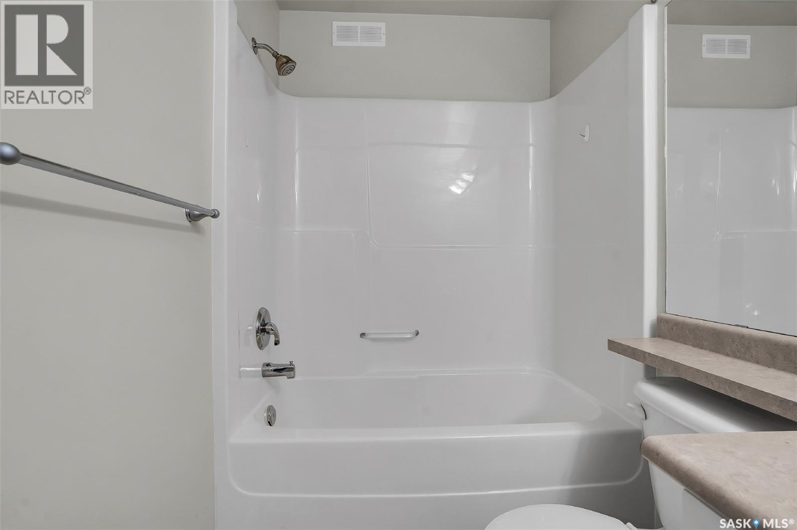 Single Family House 2 Level for Sale in   HERITAGE GREEN Saskatoon 