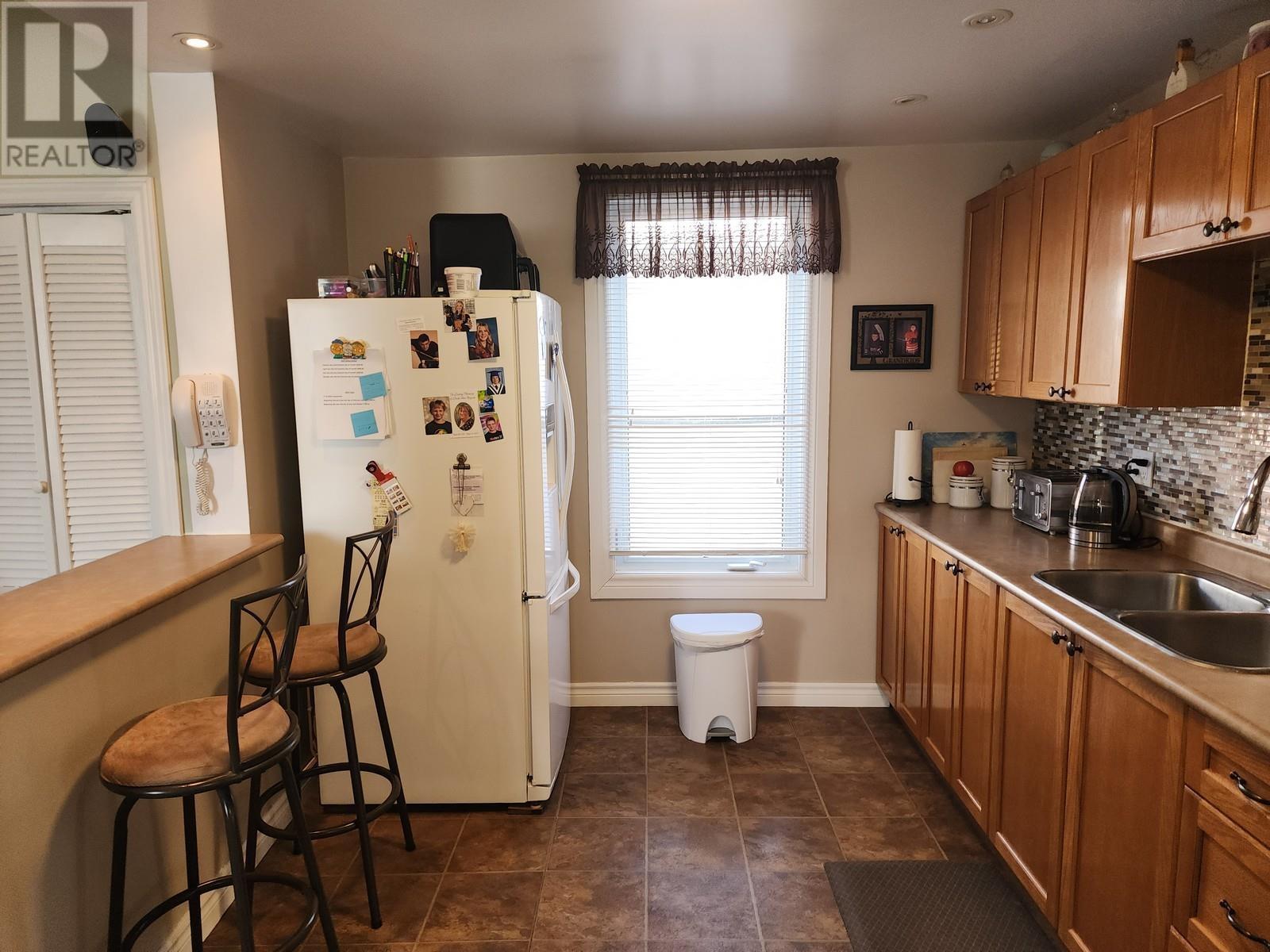 205 ONTARIO ST - 3