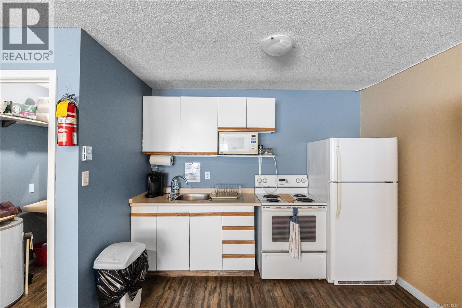 406 169 Island Hwy S, Campbell River