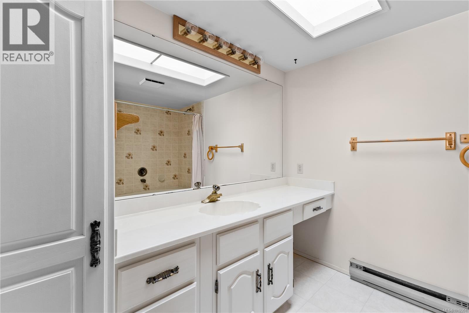 406 169 Island Hwy S, Campbell River