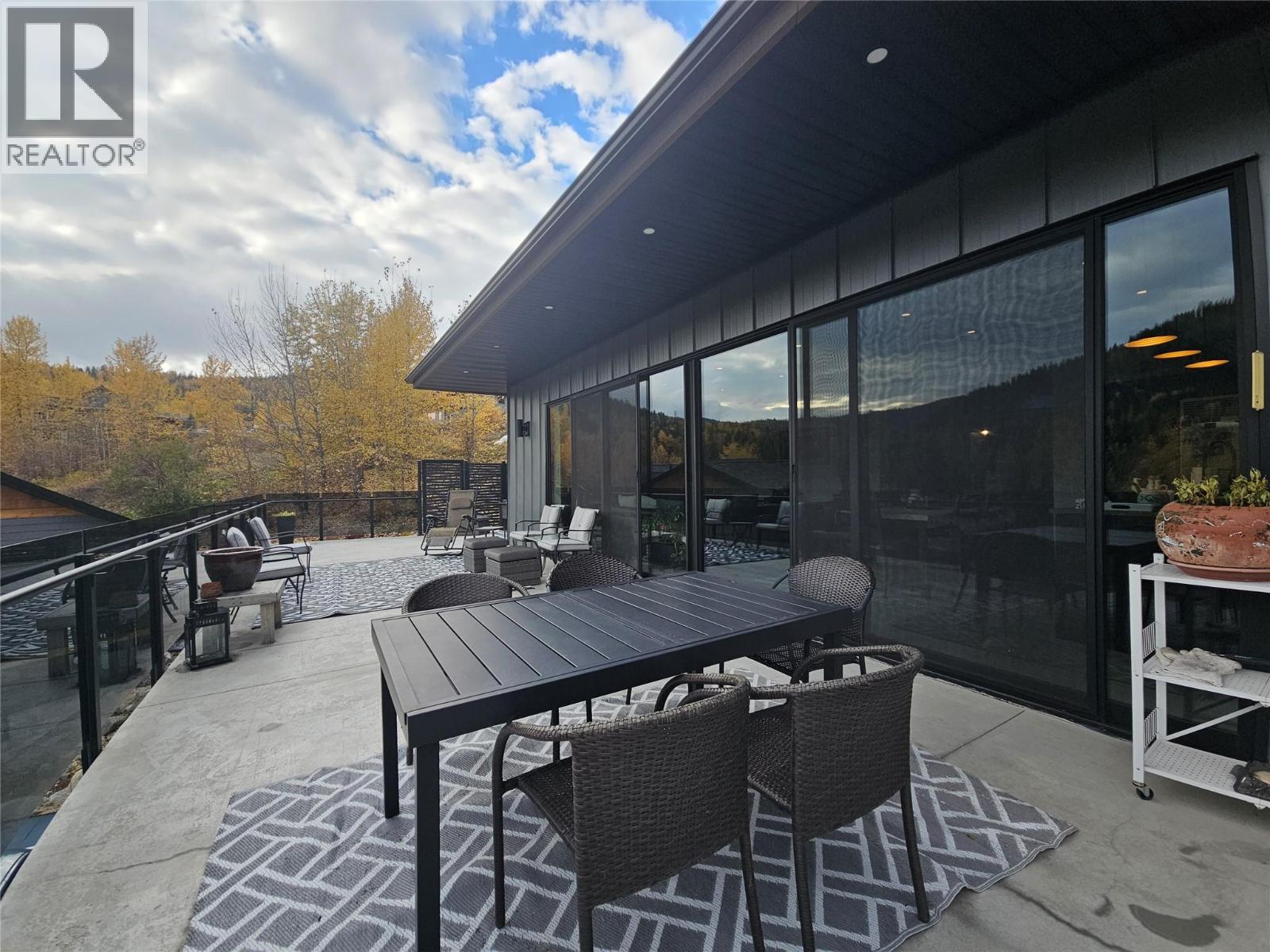 941 Redstone Drive, Rossland