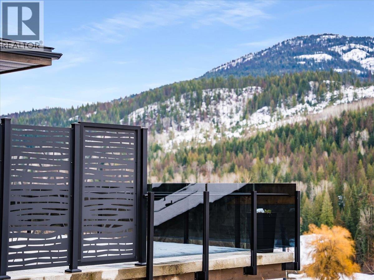 941 Redstone Drive, Rossland