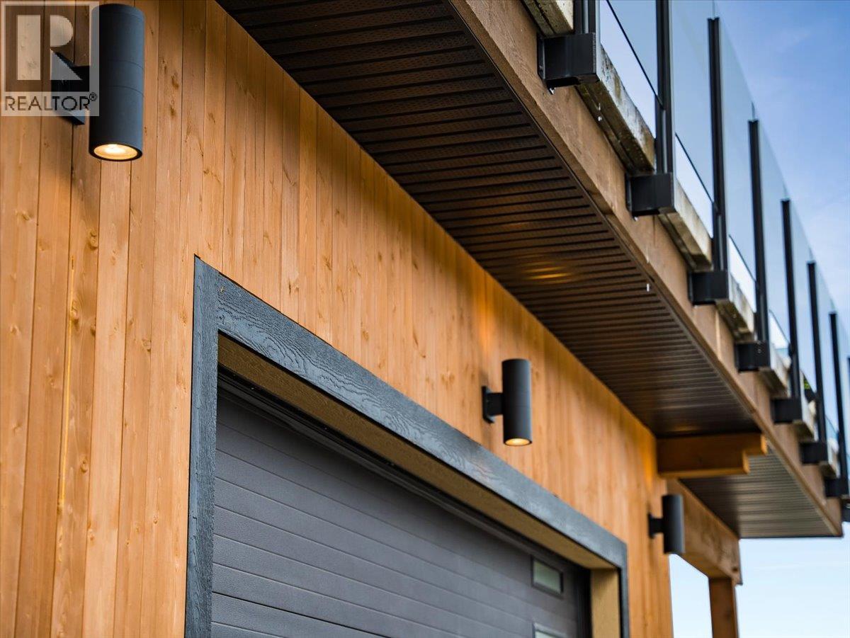 941 Redstone Drive, Rossland