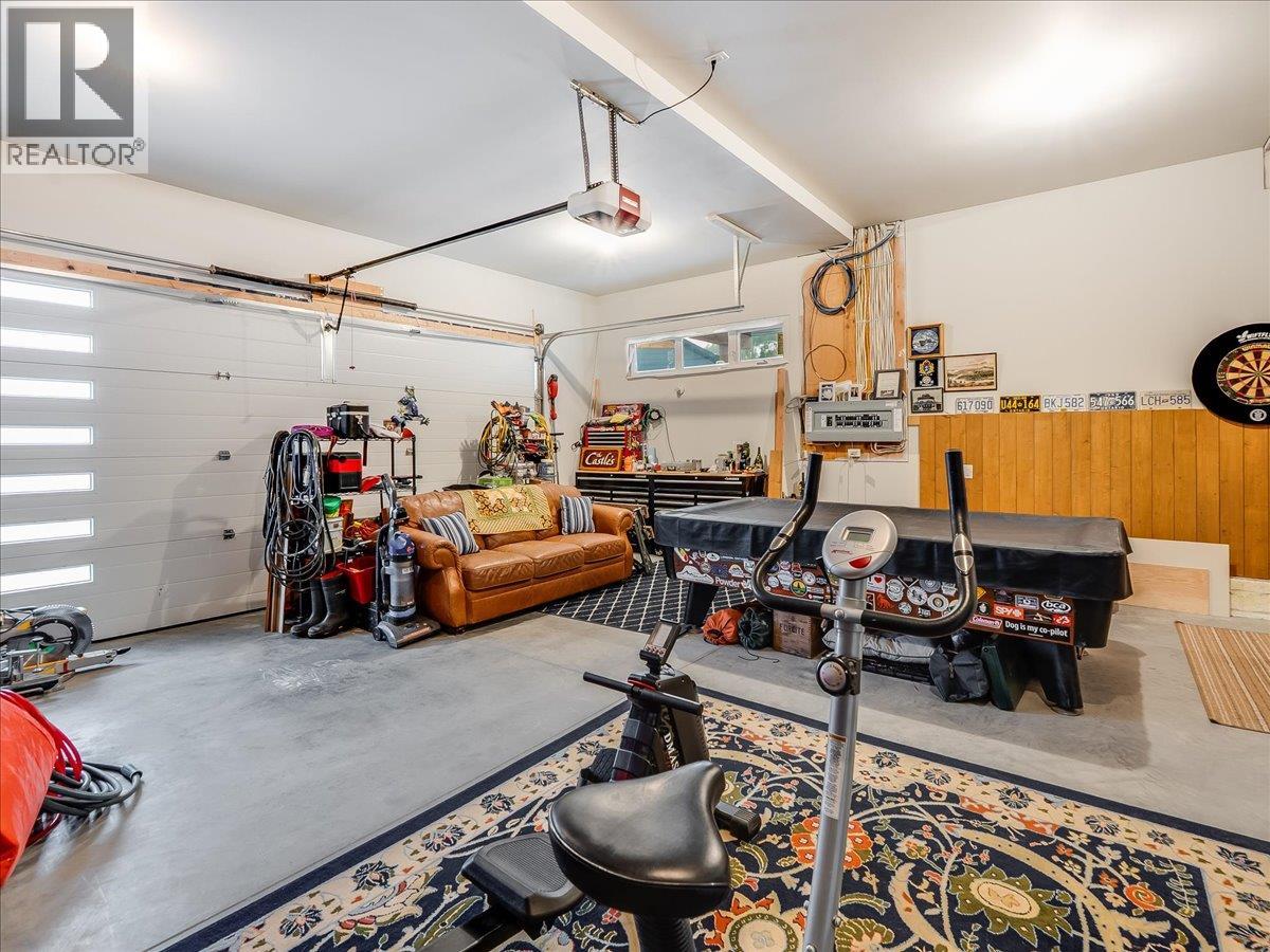 941 Redstone Drive, Rossland