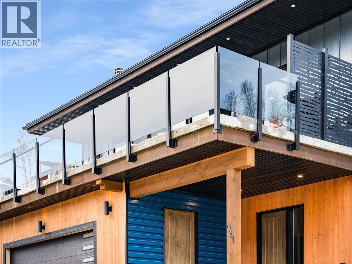 941 Redstone Drive, Rossland