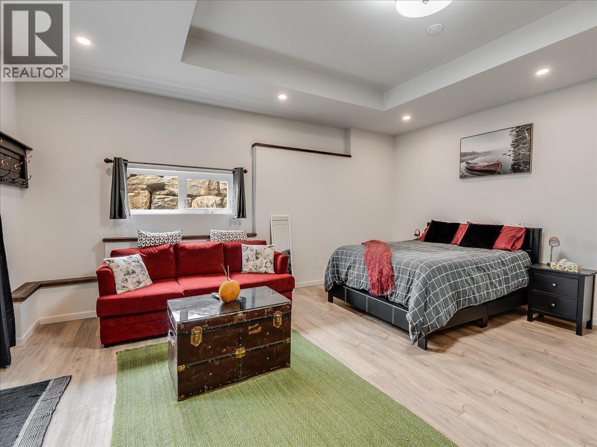 941 Redstone Drive, Rossland