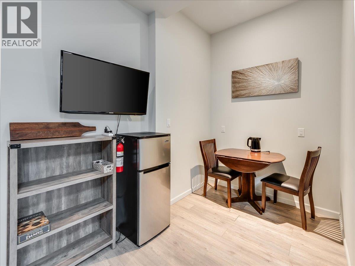 941 Redstone Drive, Rossland