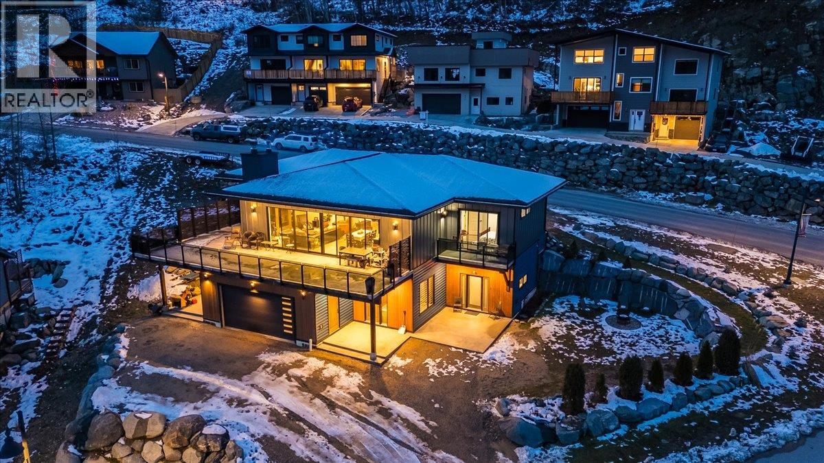 941 Redstone Drive, Rossland