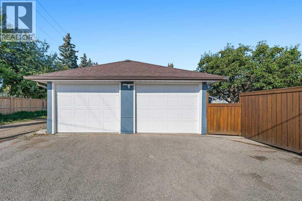 Single Family House Bungalow for Sale in   Avenue NE Renfrew Calgary 