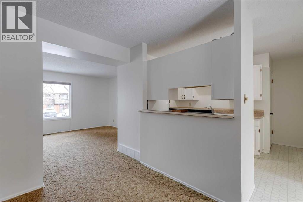 Single Family House for Sale in    Street SW Oakridge Calgary 