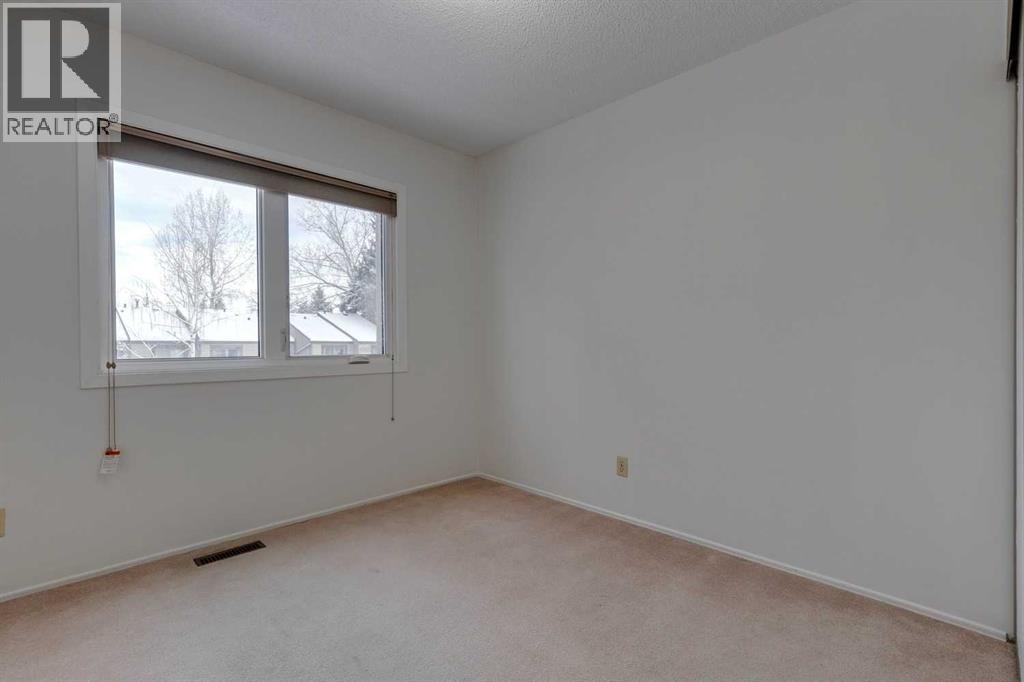 Single Family House for Sale in    Street SW Oakridge Calgary 