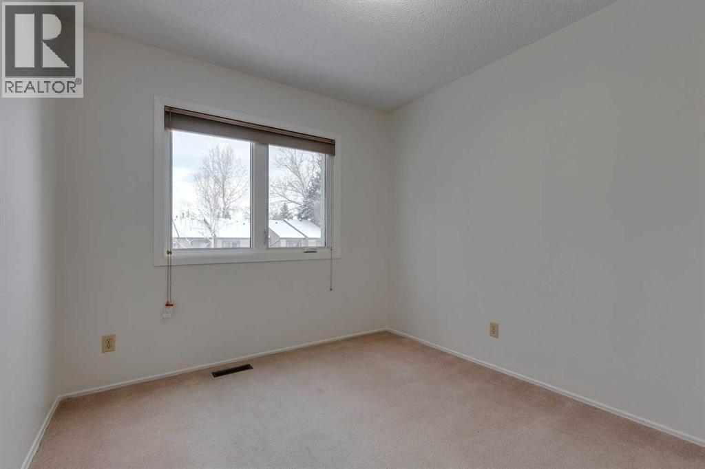 Single Family House for Sale in    Street SW Oakridge Calgary 