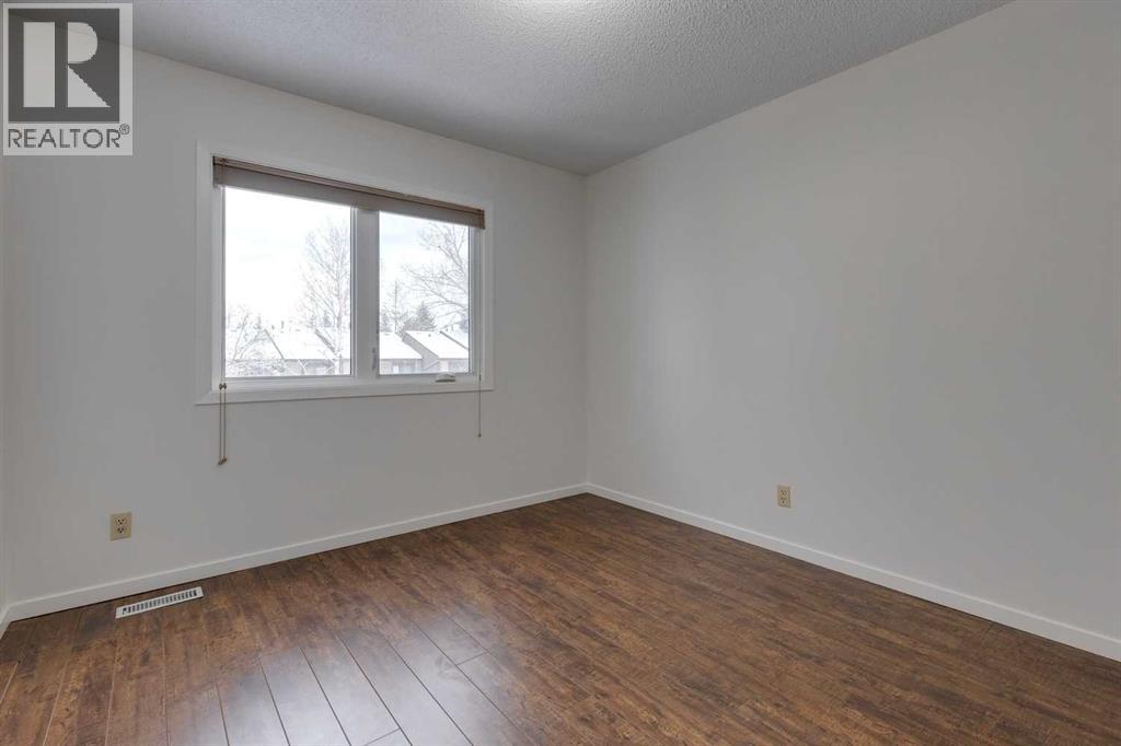 Single Family House for Sale in    Street SW Oakridge Calgary 