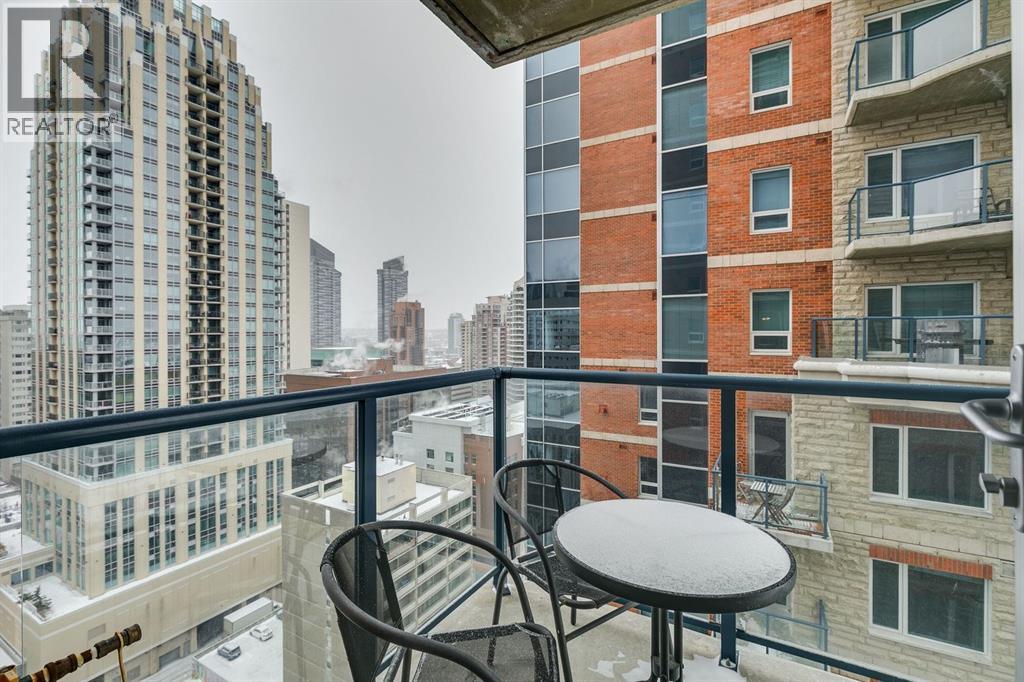 2001, 910 5 Avenue SW, Calgary, Alberta