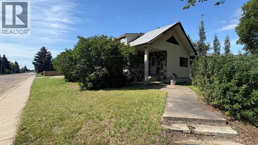 1137 4 Avenue - Photo 5 of 5, Wainwright, Alberta