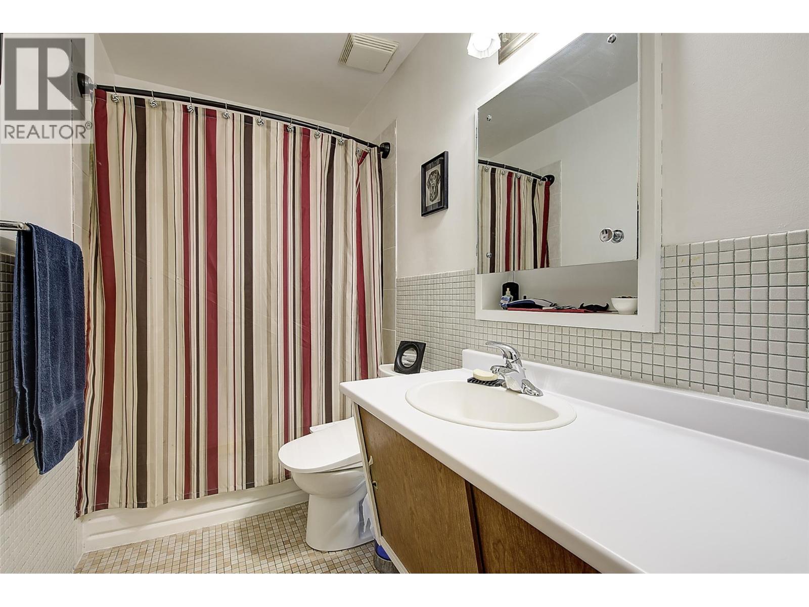 6 1291 Bernard Avenue, Kelowna