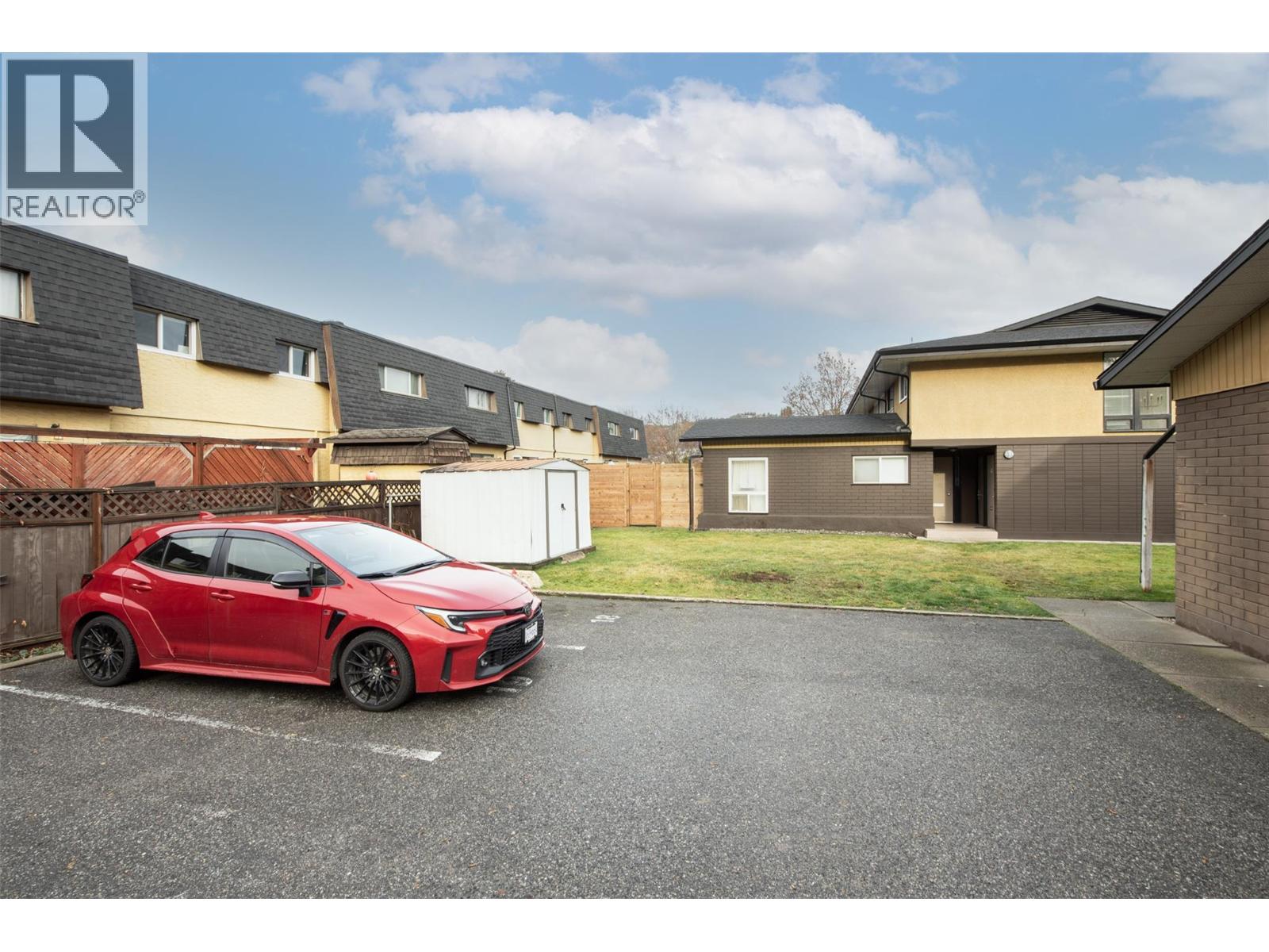 6 1291 Bernard Avenue, Kelowna