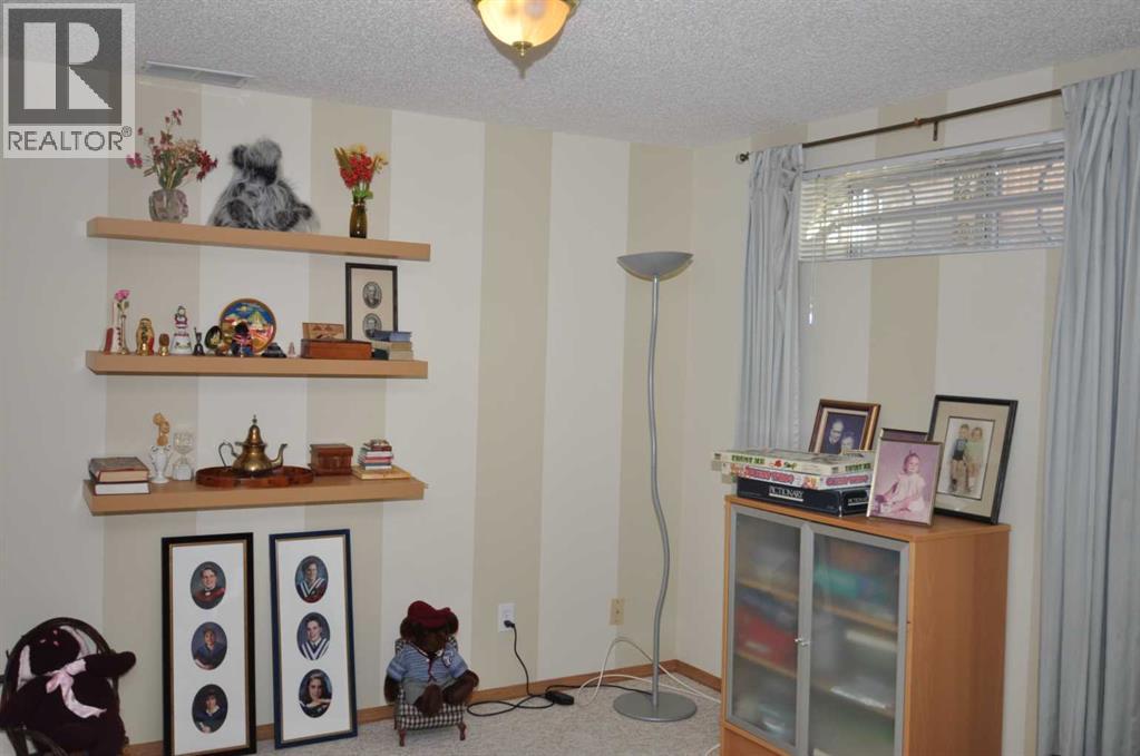 Single Family House for Sale in  Edenwold Green NW Edgemont Calgary 