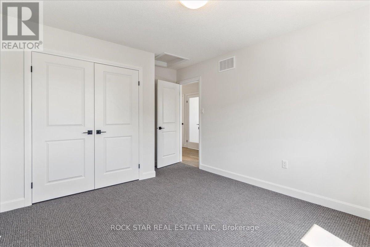 Single Family House for Sale in  SOUTHAM LANE Hamilton (Mountview) 