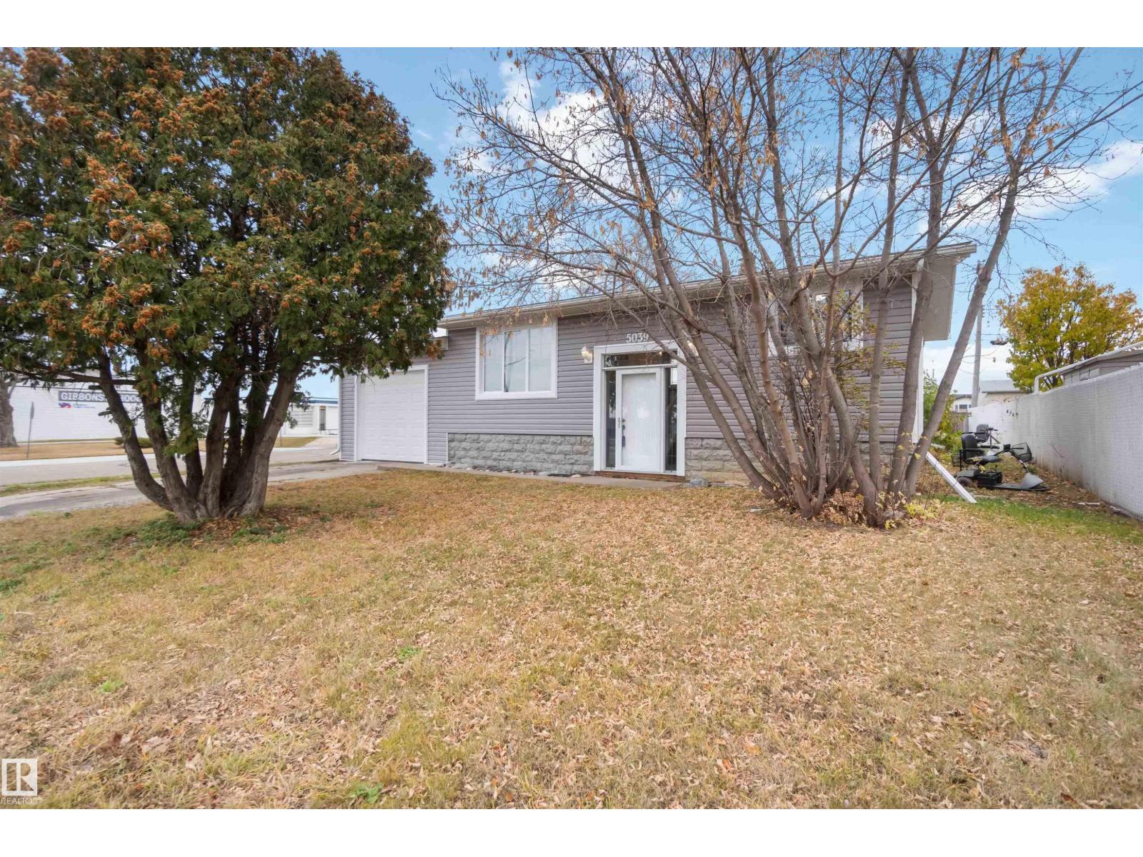 5039 49 ST - Photo 3 of 51, Gibbons, Alberta