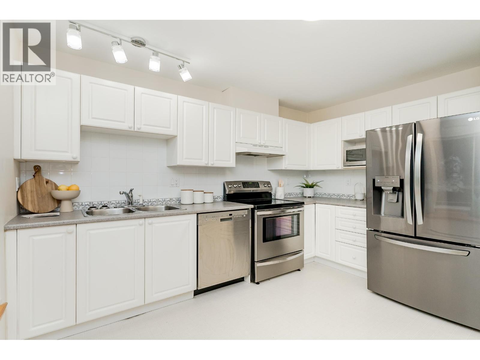 49 6588 SOUTHOAKS CRESCENT, Burnaby