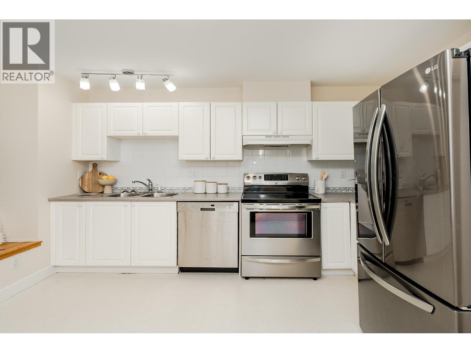 49 6588 SOUTHOAKS CRESCENT, Burnaby