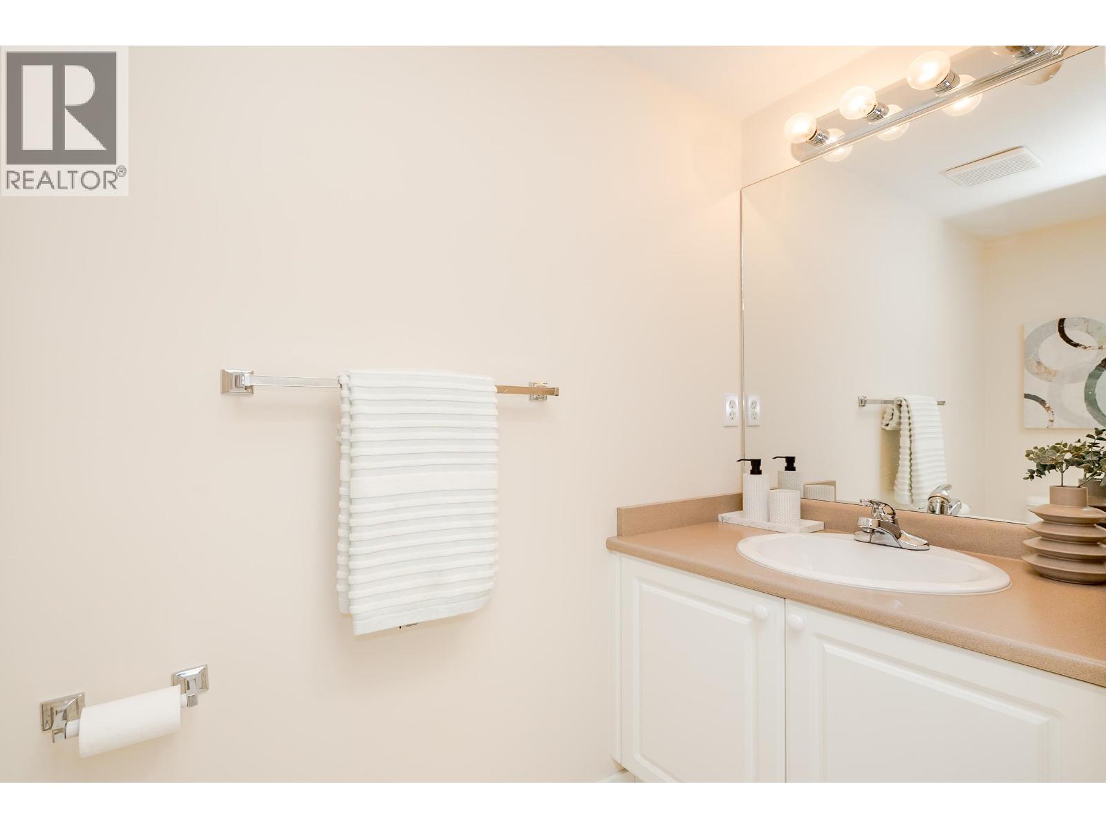 49 6588 SOUTHOAKS CRESCENT, Burnaby