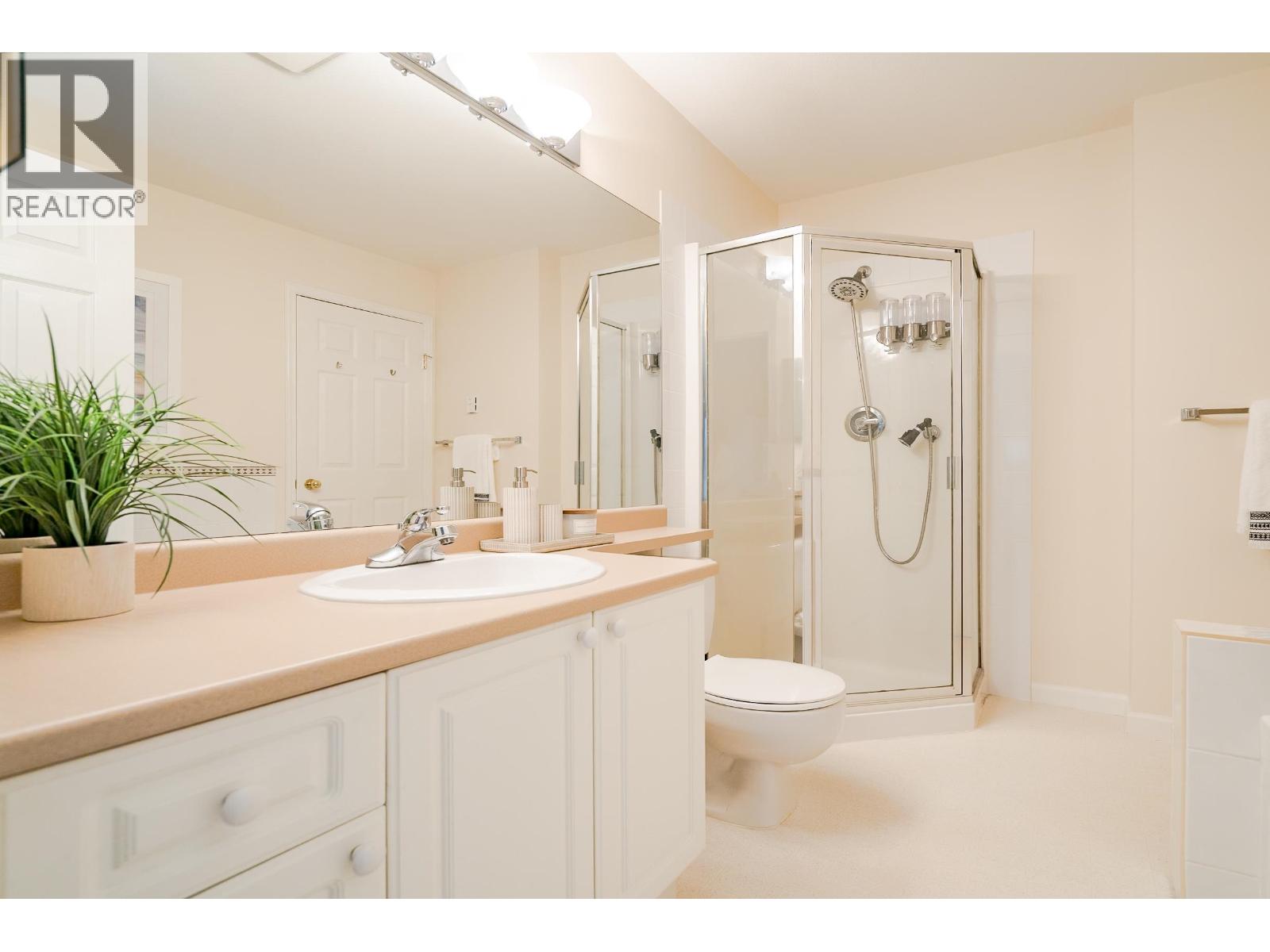 49 6588 SOUTHOAKS CRESCENT, Burnaby