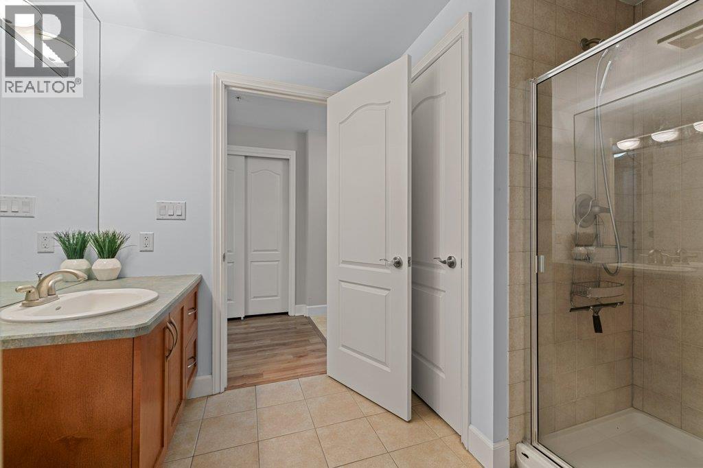 604 1947 Underhill Street, Kelowna