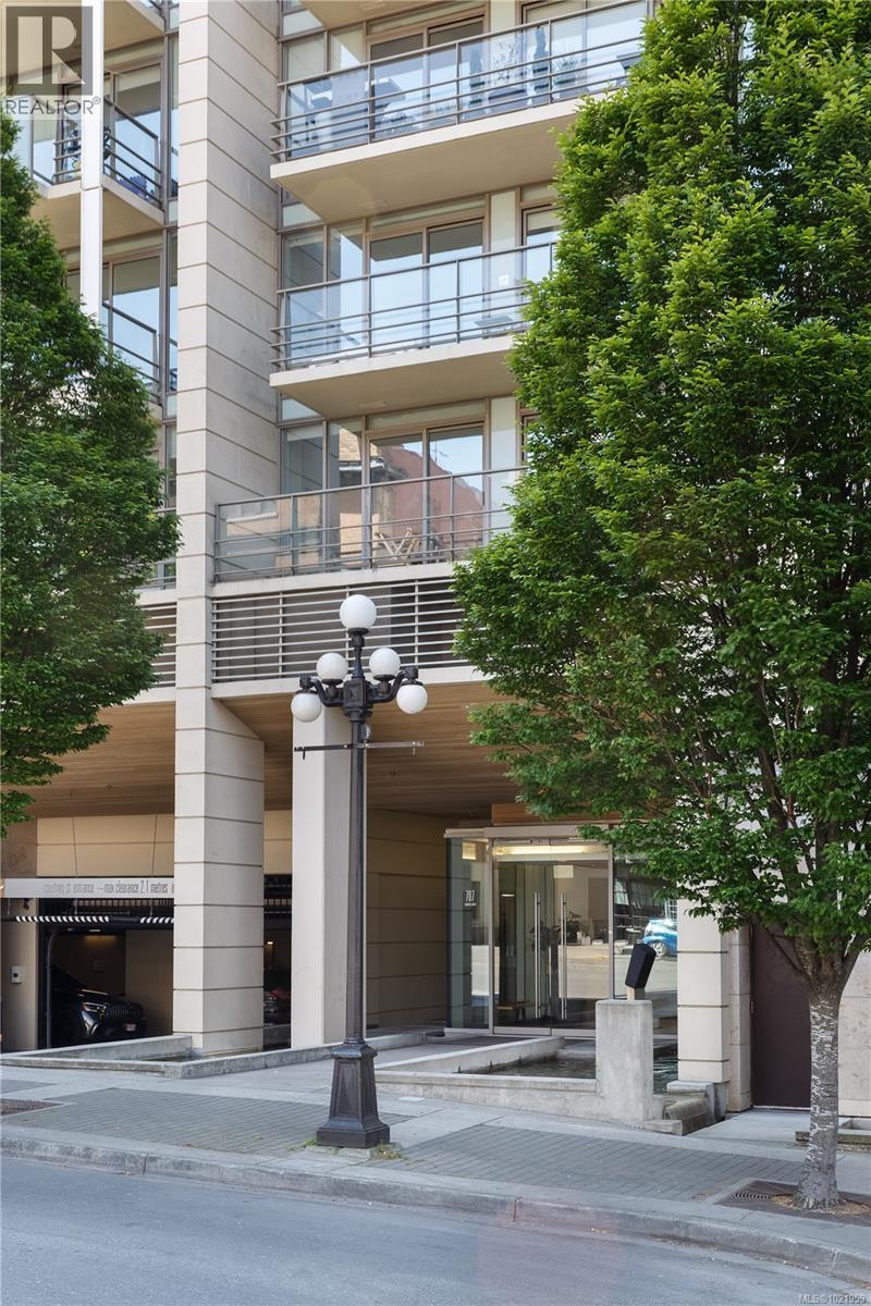 1105 707 Courtney St, Victoria