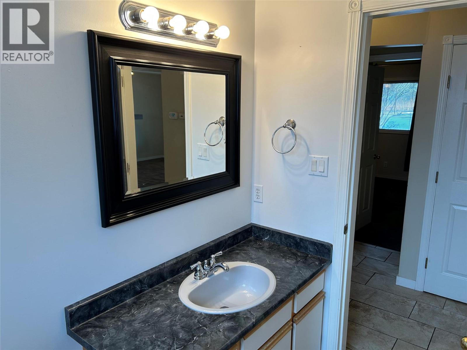 1220 MUNSON Avenue, Penticton