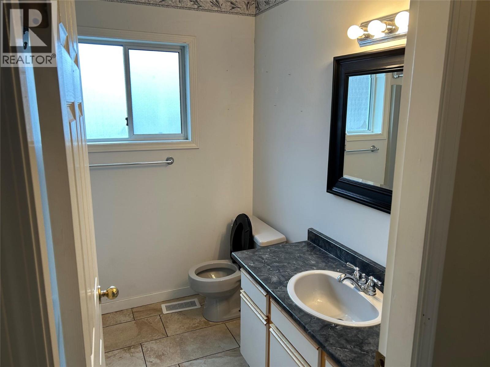 1220 MUNSON Avenue, Penticton