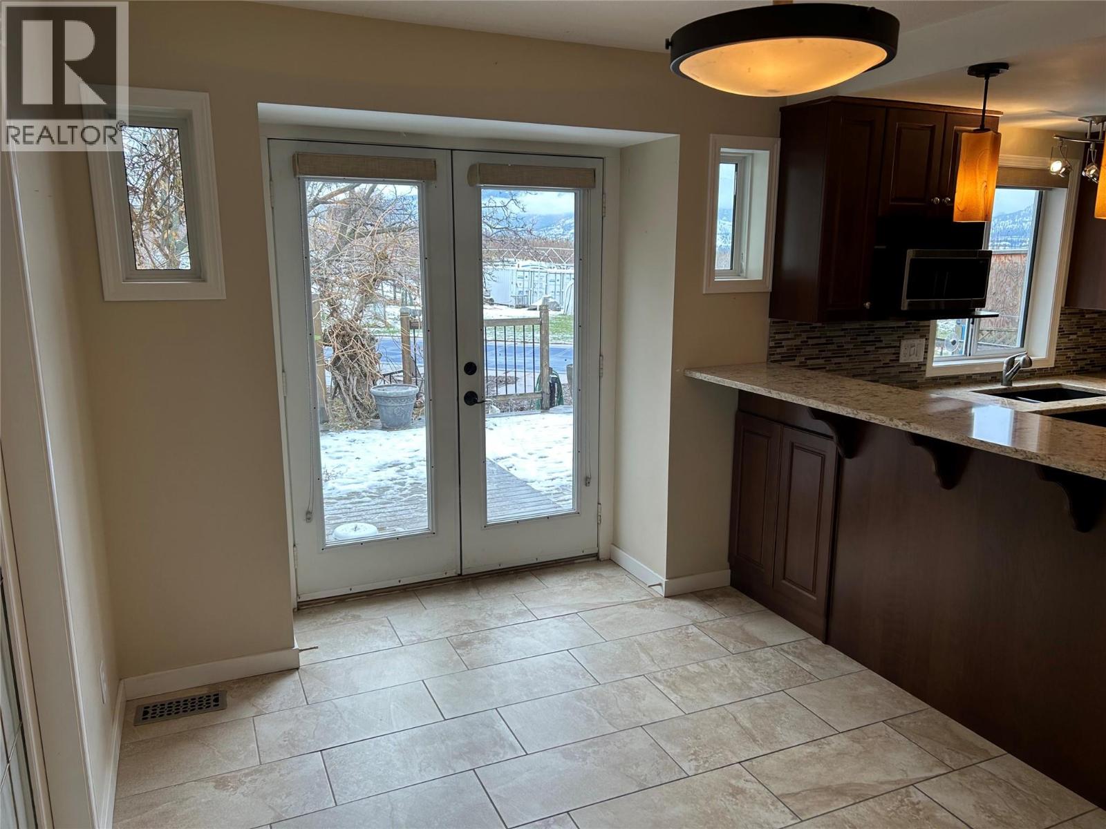 1220 MUNSON Avenue, Penticton