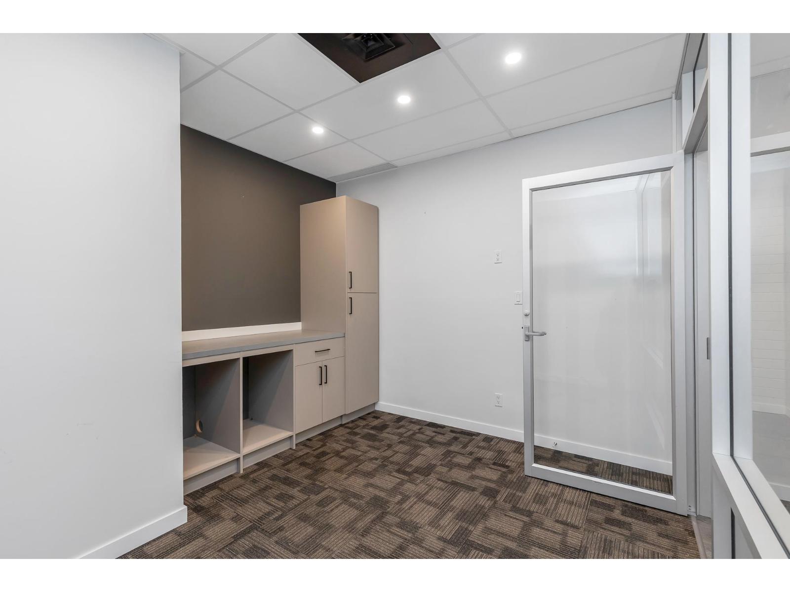 206 33119 SOUTH FRASER WAY, Abbotsford