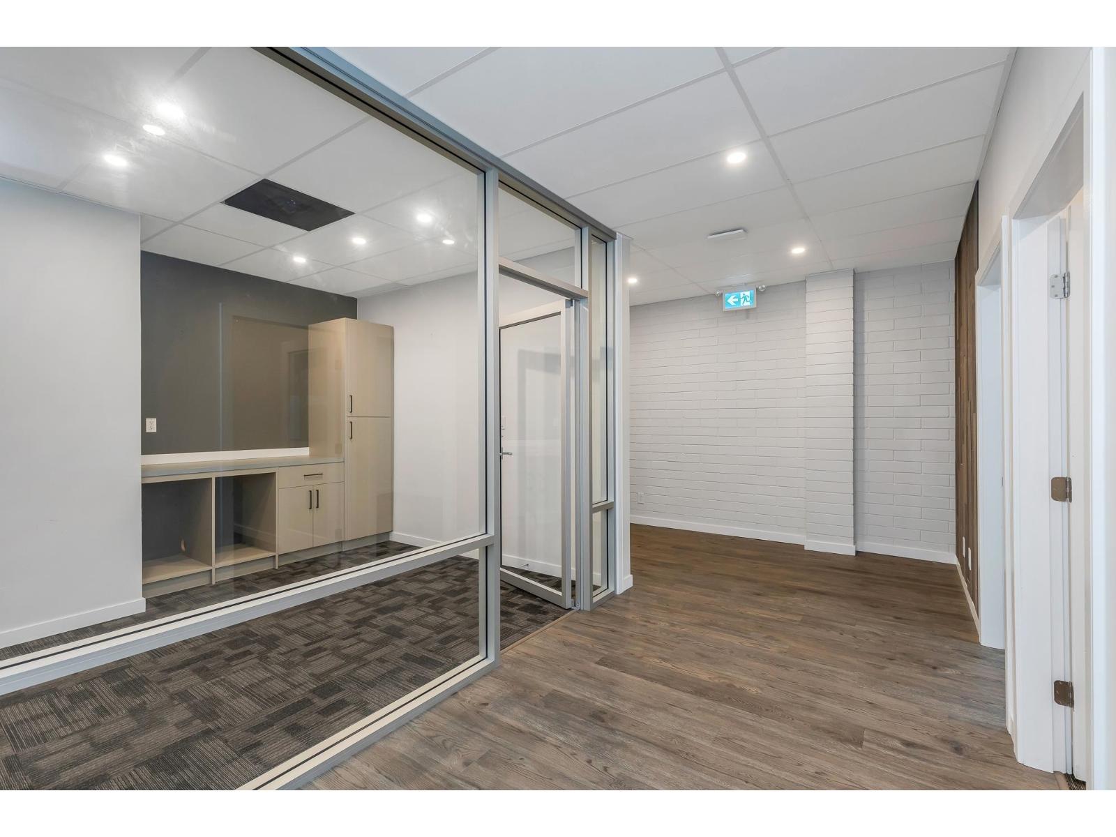 206 33119 SOUTH FRASER WAY, Abbotsford