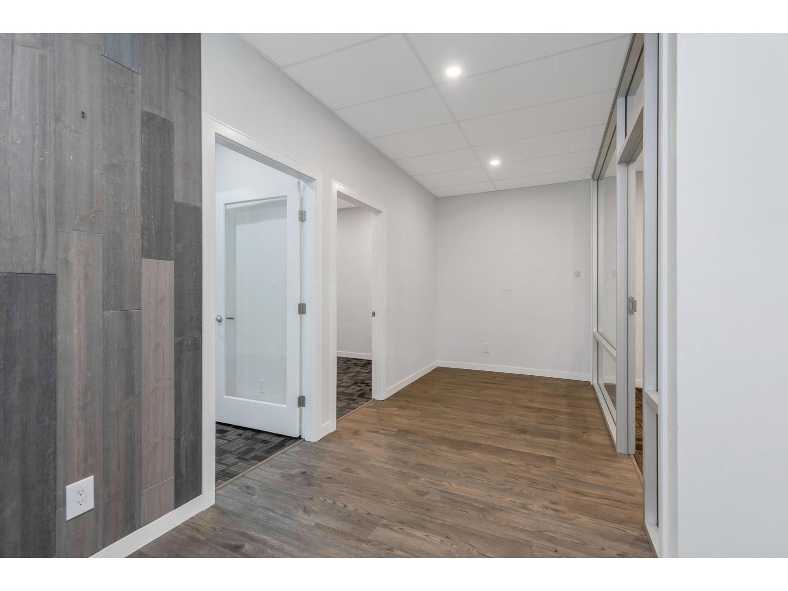 206 33119 SOUTH FRASER WAY, Abbotsford