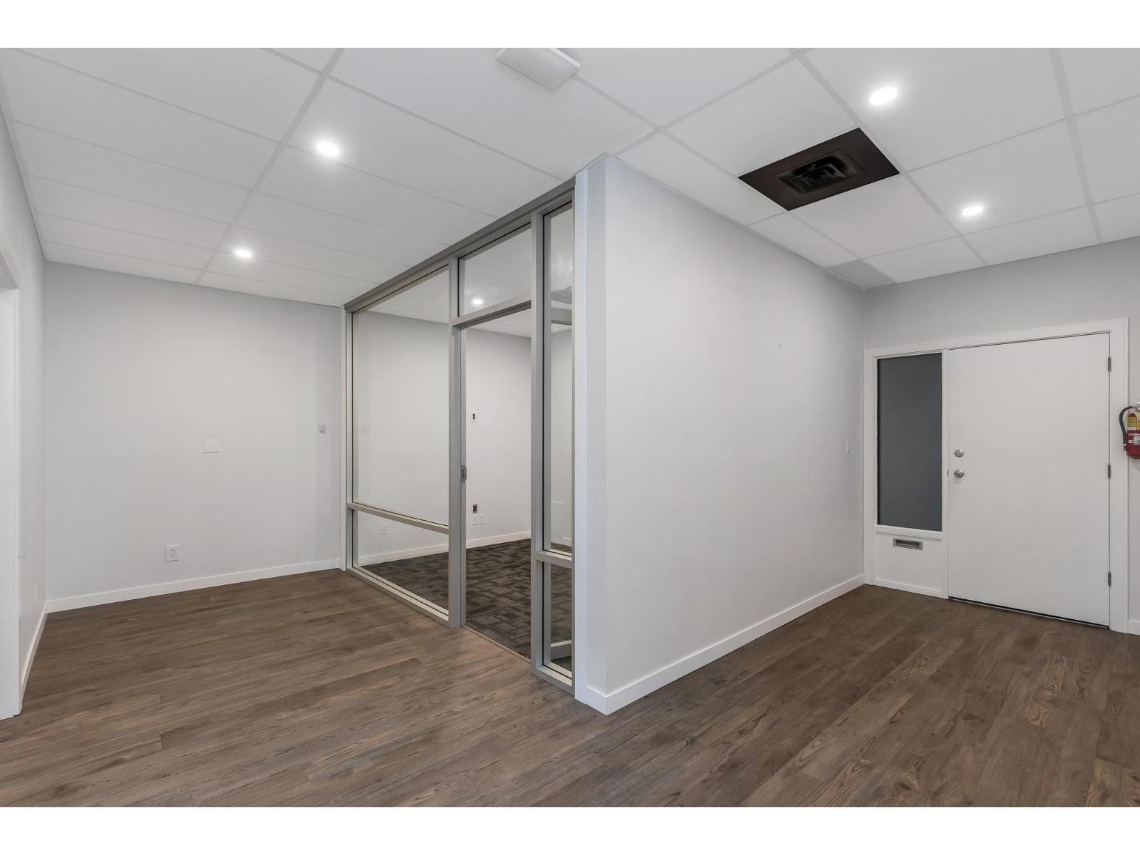 206 33119 SOUTH FRASER WAY, Abbotsford