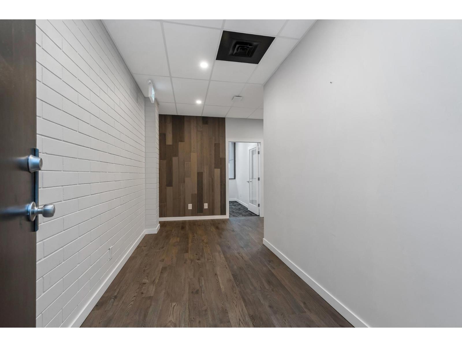 206 33119 SOUTH FRASER WAY, Abbotsford