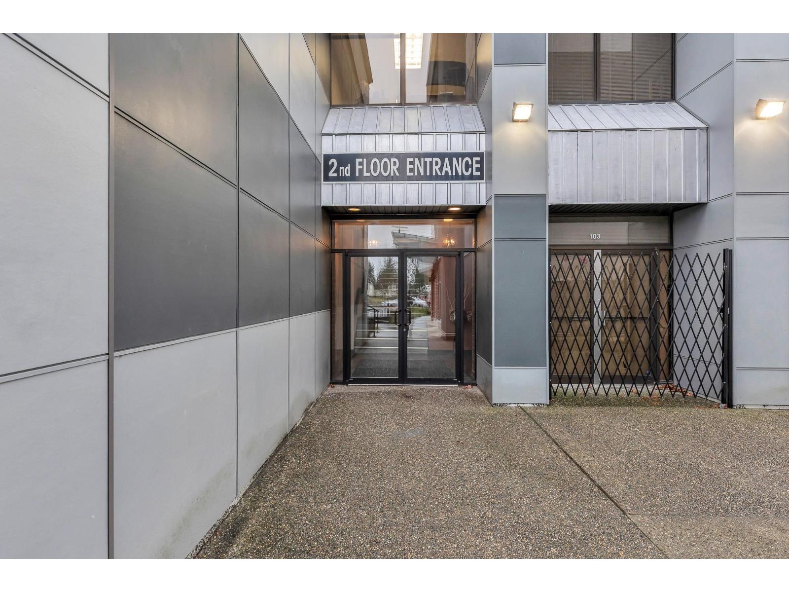 206 33119 SOUTH FRASER WAY, Abbotsford