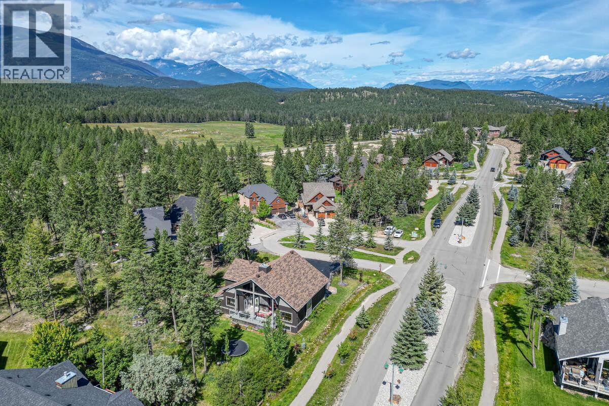2576 Sandstone Green, Invermere