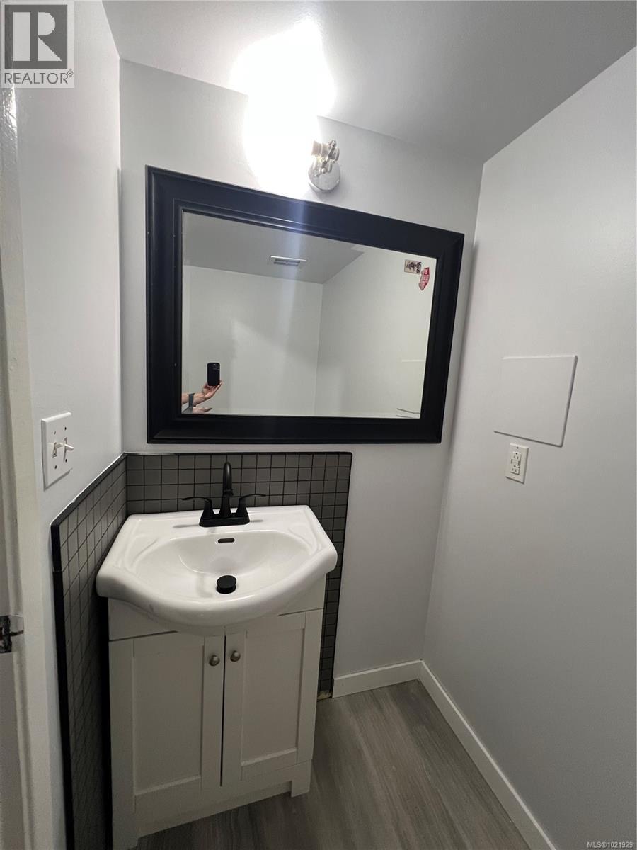 25 500 Muchalat Pl, Gold River