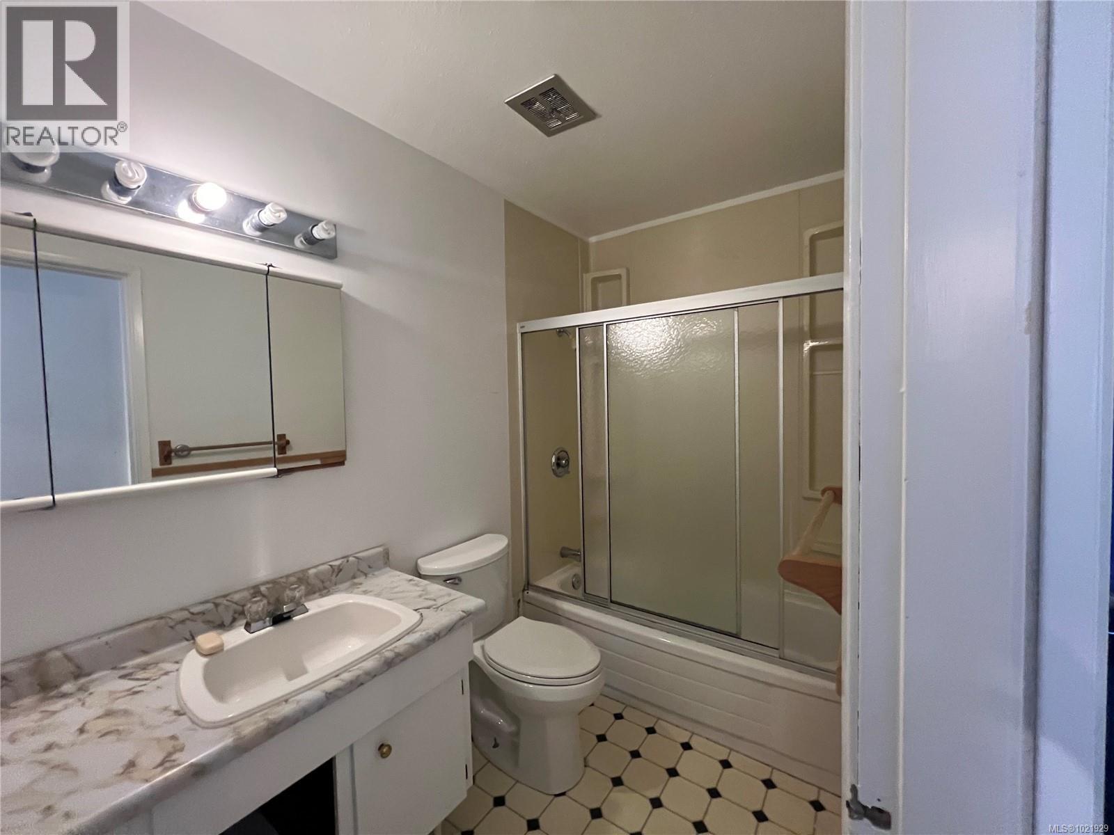 25 500 Muchalat Pl, Gold River