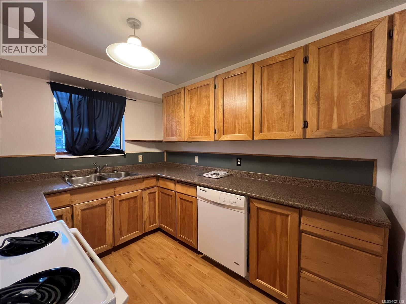 25 500 Muchalat Pl, Gold River