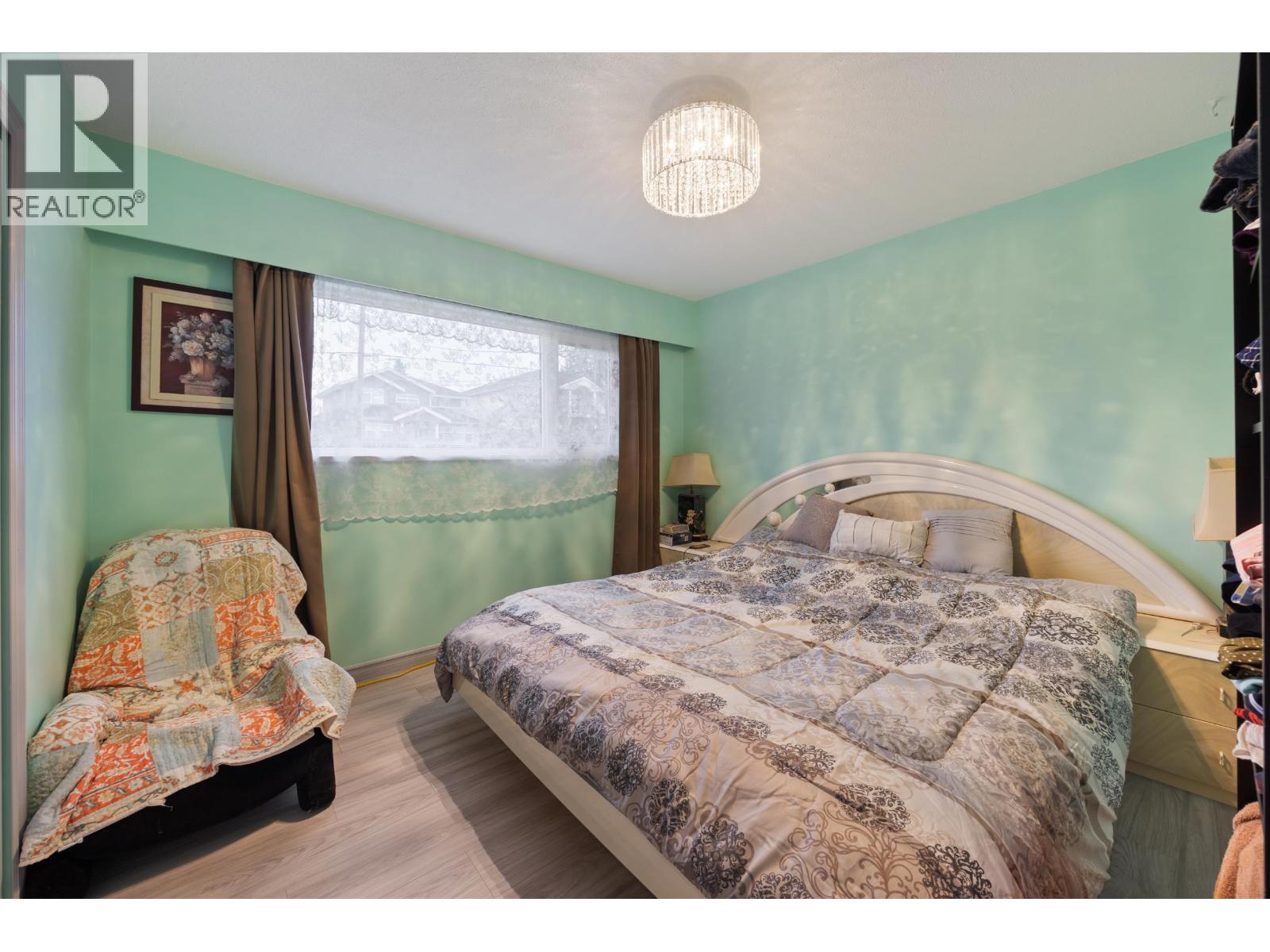 8255 18TH AVENUE, Burnaby