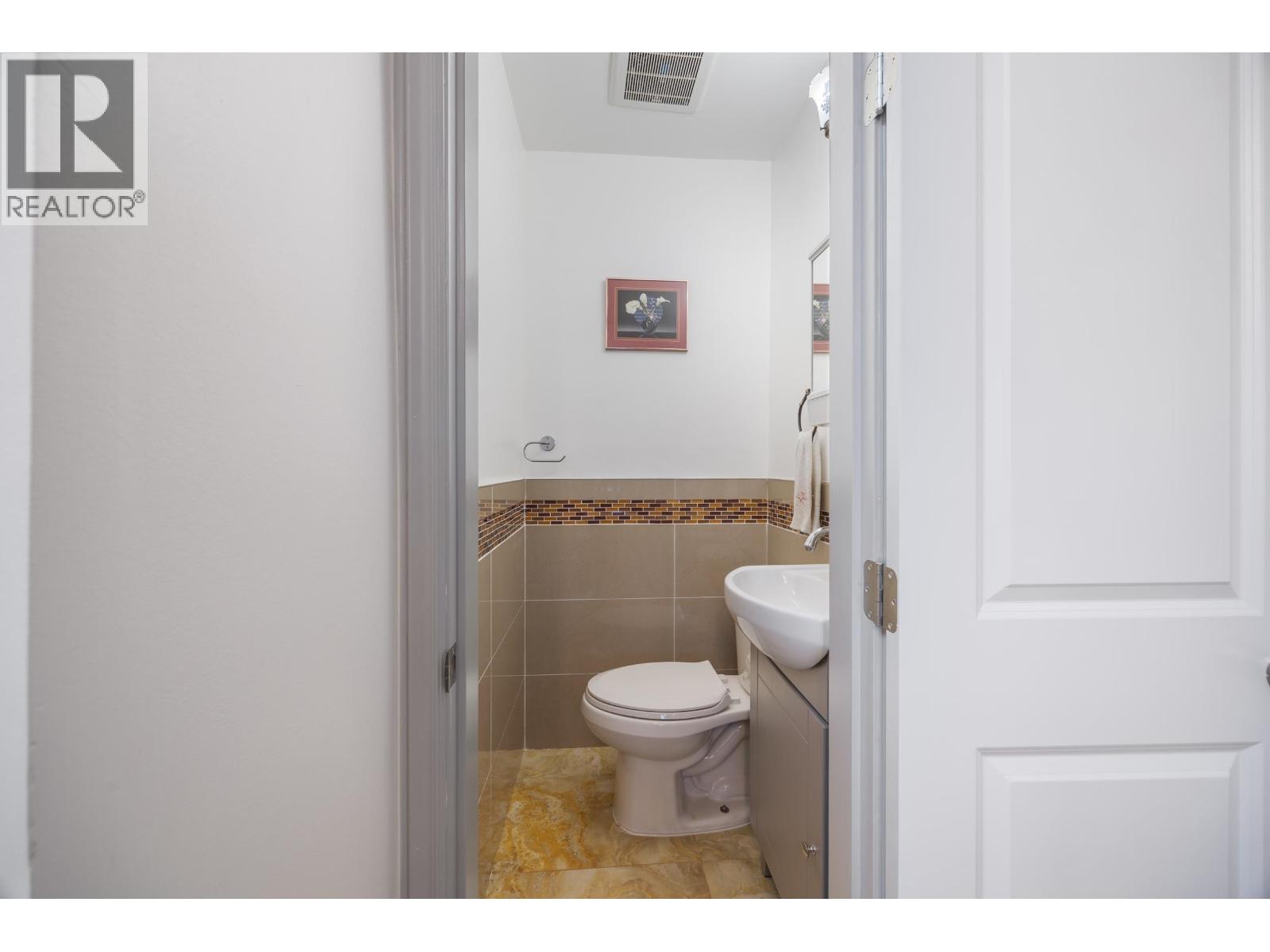 8255 18TH AVENUE, Burnaby