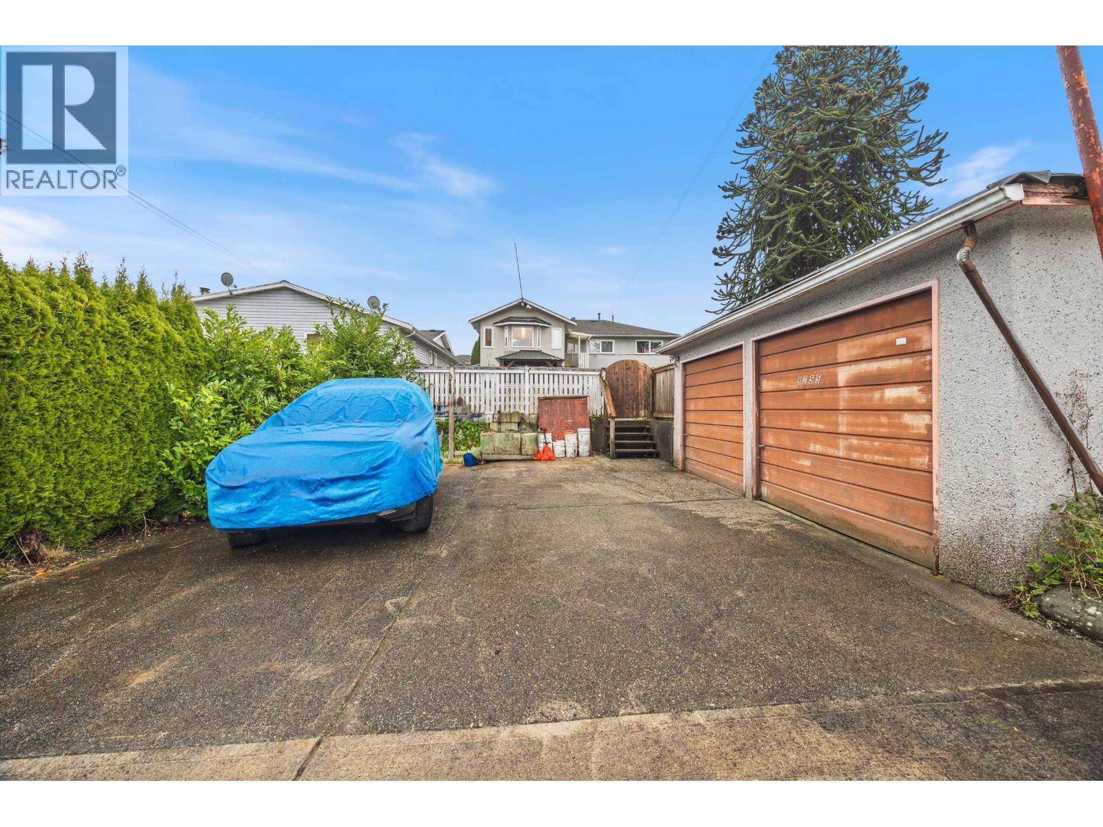 8255 18TH AVENUE, Burnaby