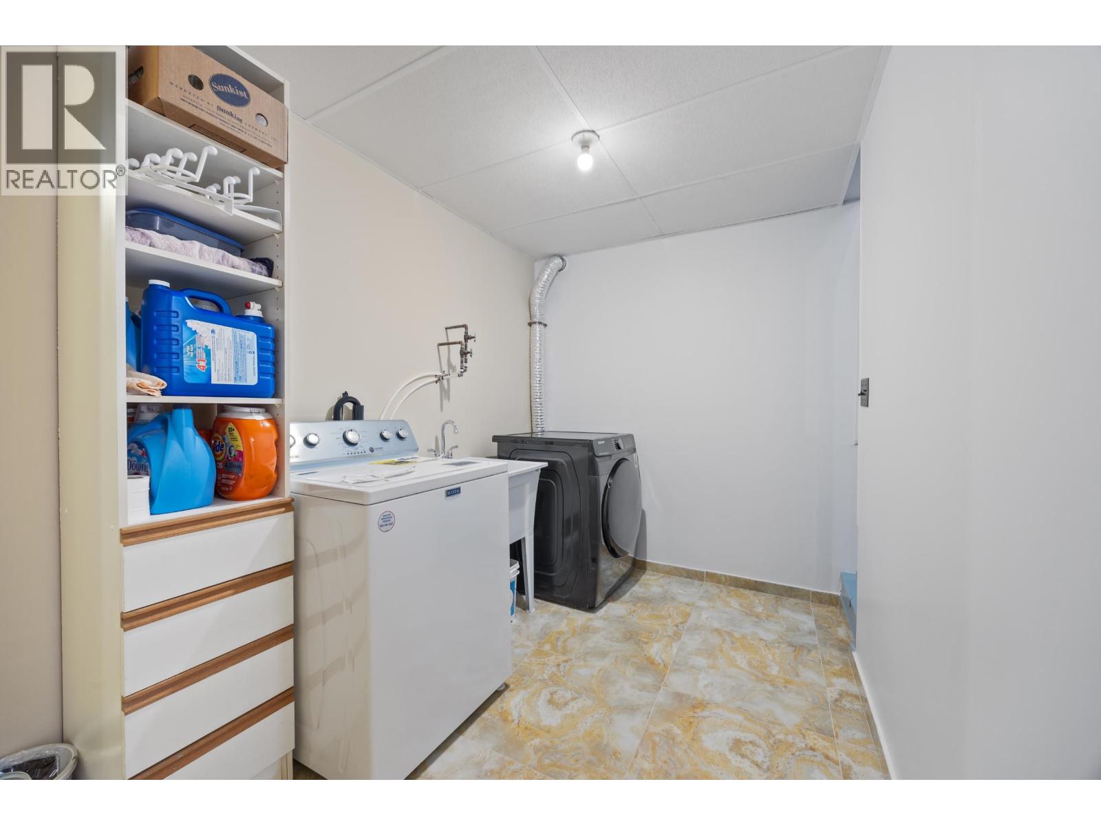 8255 18TH AVENUE, Burnaby