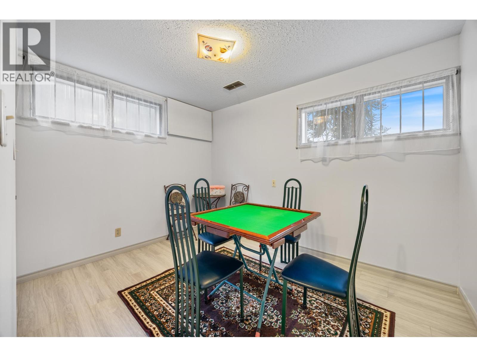 8255 18TH AVENUE, Burnaby